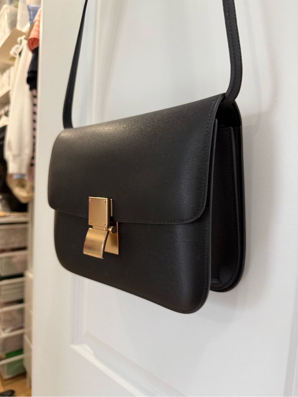 Classic Black Leather Crossbody Shoulder Bag - Picture 3 of 4